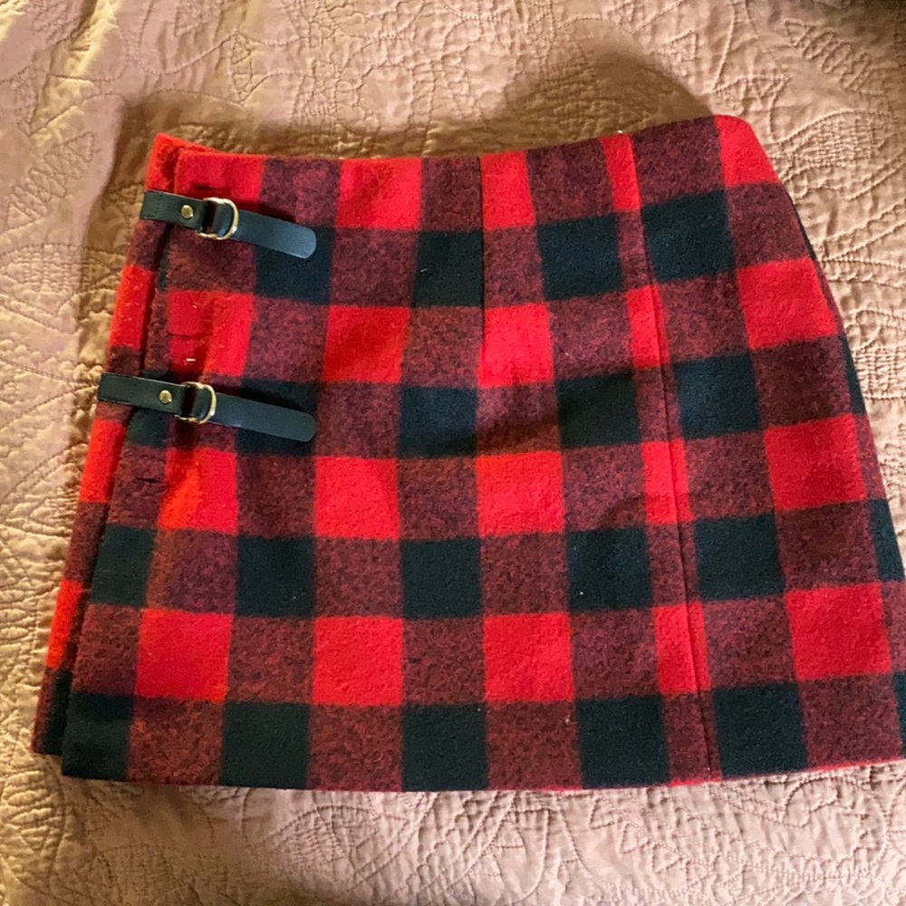Plaid skirt with buckles